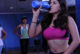 Hansika Motwani hot